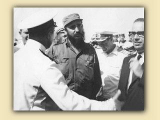 09. Фидель Кастро, Освальдо Дортикос Торрадо, член политбюро компартии Кубы  (автор неизвестен).jpg